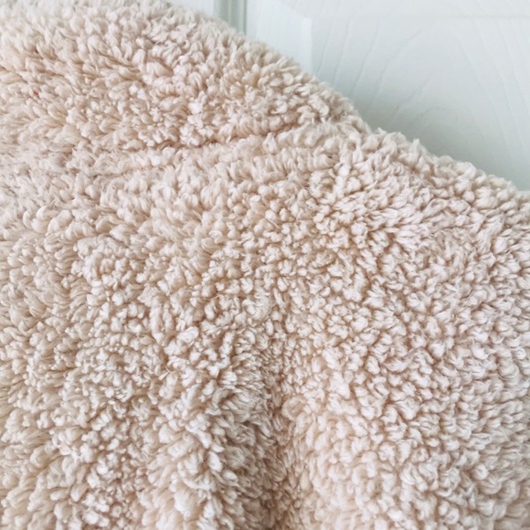 Cozy Pullover - Picture 7 of 7